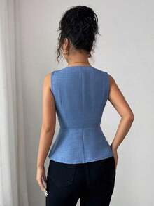 Nueva blusa de verano para mujer con diseño de hebilla de metal minimalista y elegante, escote en V y sin mangas que favorece la silueta - Niebla azul - Ver 6