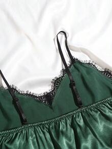 Conjunto de pijama con top de cami de satén con ribete de encaje y shorts - Verde Oscuro - Ver 3