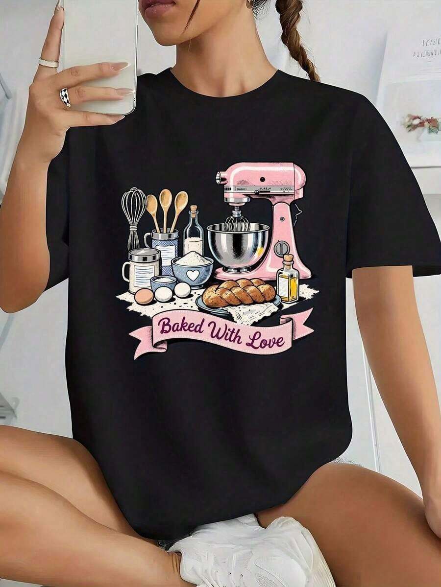 Women's Graphic T-Shirt With Baking Theme - 100% Cotton And Breathable, Cropped, Crew Neck, Short Sleeve, With Pink Mixer And Cupcake Print - Ideal Gift For Bakers, Moms, Grandmas, Etc. Stylish Pure Cotton T-Shirt Suitable For Both Men And Women - 黑色 - 查看 1