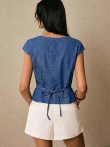 Blusa de mezclilla de manga corta con botones y lazo en la cintura, blusa de mezclilla casual de cuello en V, para uso diario, estilo campestre, streetwear lindo, Y2K, Old Money, negocios - Azul lavado oscuro - Ver 4