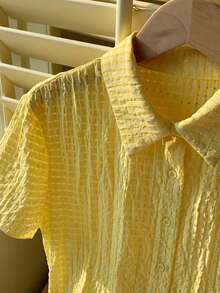 CCamisa de manga corta con botones y textura de punto rosa - Amarillo claro - Ver 8