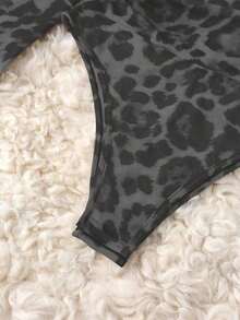 Body de manga larga con hombros transparentes y estampado de leopardo para mujer - Gris - Ver 5