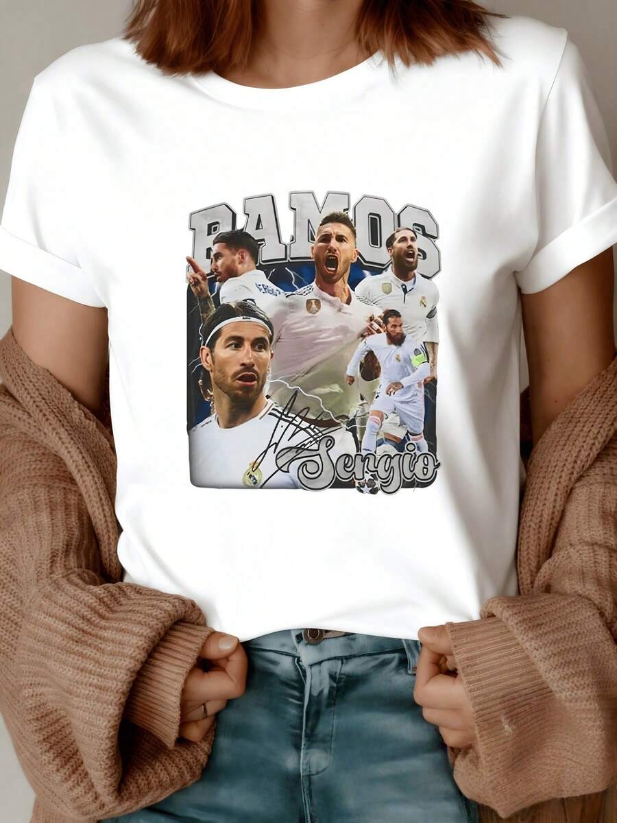 Players Celebrating The Passion Of Football With Energy And Movement On Stage, Showing Strength, Sportsmanship, And Emotion. Women's Casual Modern T-Shirt, Comfortable For Everyday Wear. - 白色 - 查看 1