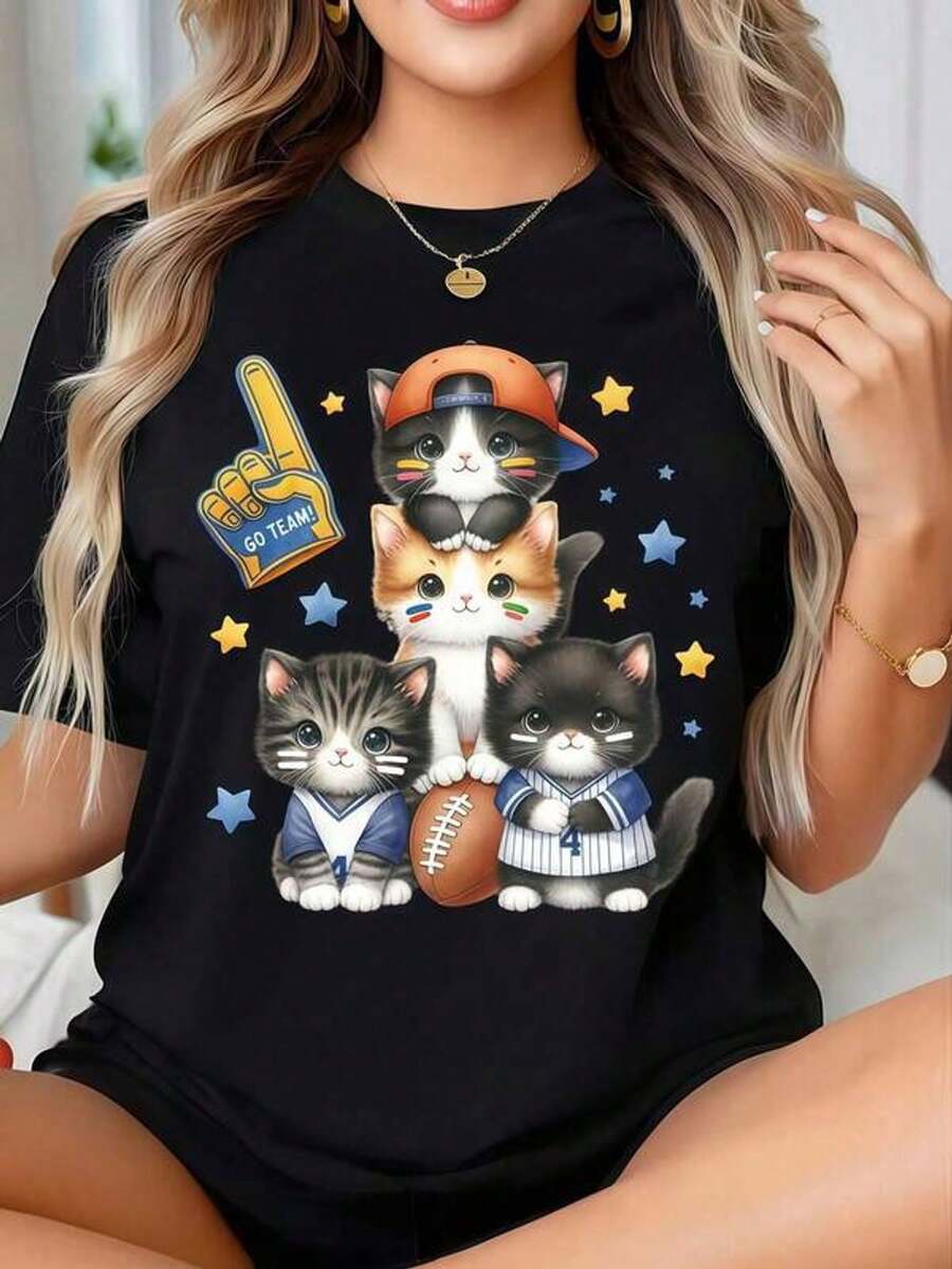 Women's Cute Cat Soccer Team Graphic T-Shirt With Playful Kitten Characters In Outfits With Star And Finger Design, Perfect For Day Out. Round Neck Printed Short Sleeve Casual Everyday T-Shirt, They Are Excellent Gifts For Friends And Family, 100% Cotton T-Shirts Feature, A Youthful And Fashionable Design - 黑色 - 查看 1