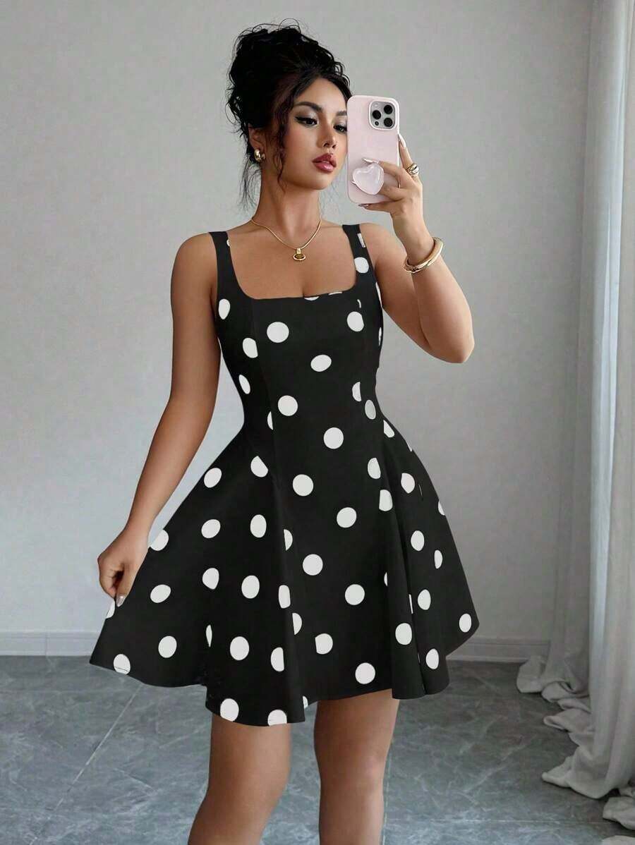 Vestido corto elegante negro con lunares de escote cuadrado - Blanco y Negro 2 - Ver 1