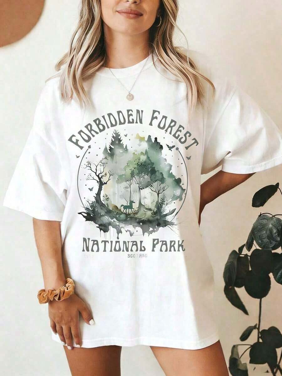 100% cotton Camiseta Gráfica Retro de Parque Nacional "Bosque Prohibido" para Mujer - Talla Grande, Color Beige Casual, para Uso Diario, Urbano, Verano, Vacaciones, Aire Libre, Casual, Cómoda, Aventura, Fantasía, Senderismo, Viajes, Fin de Semana y Ropa Inspirada en la Naturaleza. - Blanco - Ver 1