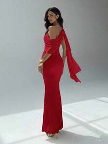 Vestido de mujer de unicolor con hombros asimétricos - Rojo - Ver 6