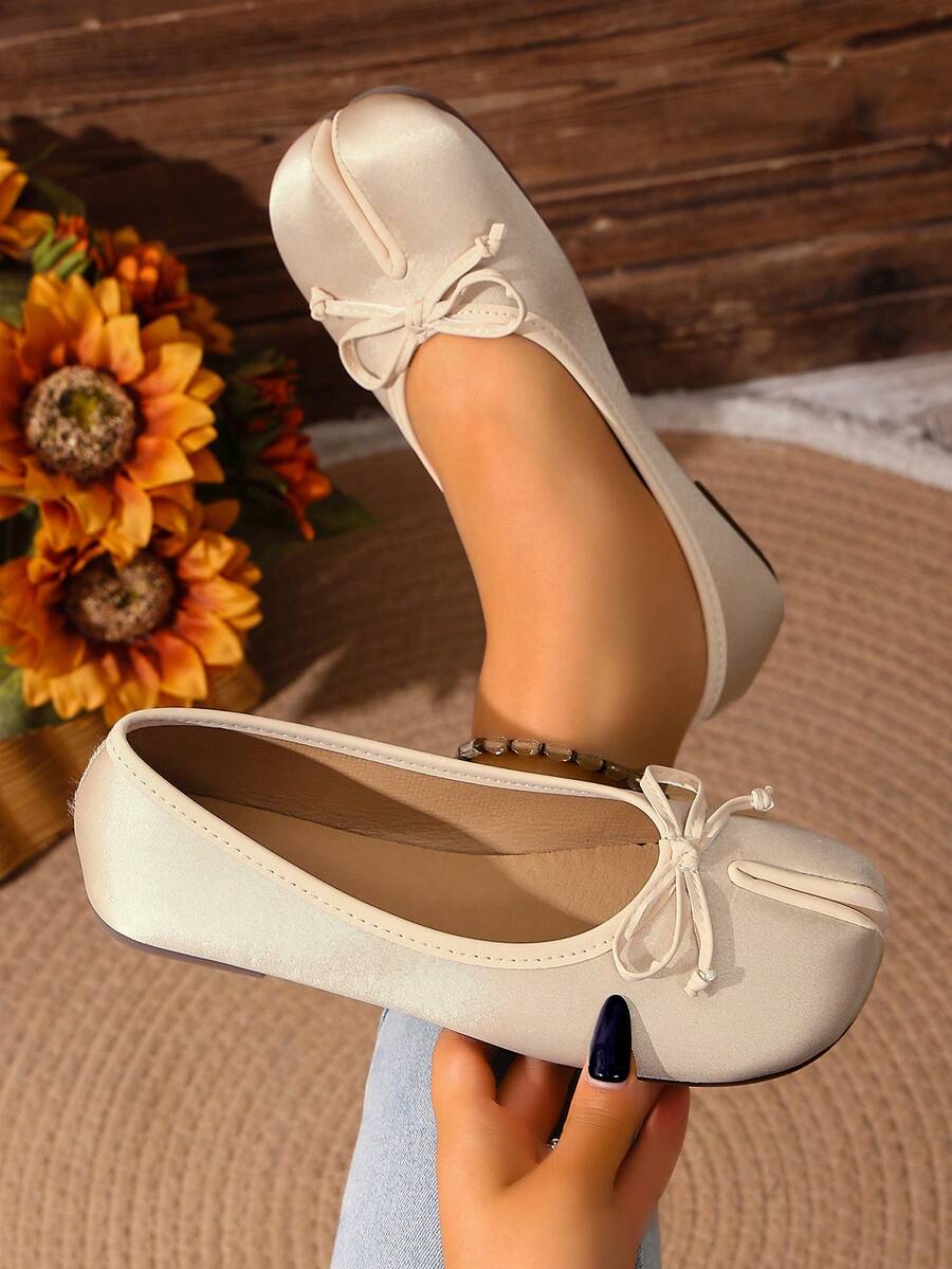 2026 New Champagne Satin Bow Toe Loafers | Retro Slip-On Shoes, Versatile For Commute, Dating, Mid-Autumn, National Day, Christmas, Halloween, Thanksgiving, And Daily Wear