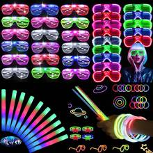 CamelParty A Set Of 135 Glowing Party Supplies, Perfect For Holiday Parties And Celebrations. It Includes 23 Foam Fluorescent Rods, 12 Luminous Glasses And 100 Barrel Shaped Luminous Rods, Suitable For Cheering In Football And Sports Events, Wedding Venues, Concerts And Carnivals. It Can Also Be Used As Decorations For Halloween And Christmas; Automatically Flashing And Glowing In The Dark, With Dazzling Lights And A Direct Atmosphere - 彩色 - 查看 1