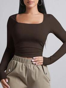 Camiseta crop de cuello cuadrado fruncido lateral - Café integral - Ver 1