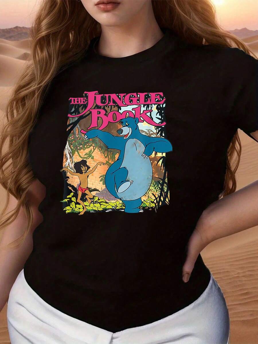 Colorful Illustration Of A Blue Bear And A Child Dancing In The Jungle, Symbolizing Friendship, Joy, And Freedom Amidst Nature. Soft And Comfortable Casual Women's T-Shirt For Everyday Wear. - 黑色 - 查看 1