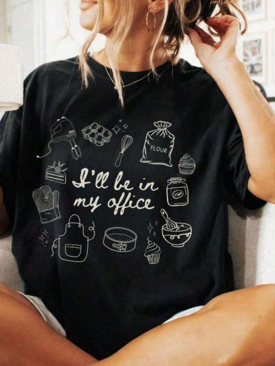 Baker's T-Shirt, Cooking T-Shirt, T-Shirts For Baking Moms, Gift For Bakers, Mom Baker T-Shirt, Funny Gift For Home Bakers, 100% Cotton Short Sleeve T-Shirt, Classic Style, Thick Cotton, Graphic Print, Casual Short Sleeve Top For Women - 黑 - 查看 1