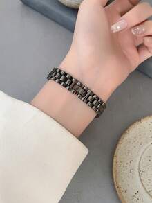 1件女款石英手錶，阿拉伯數字刻度，金色方形水鑽裝飾，優雅休閒日常佩戴與派對禮物 - 黑色 - 查看 3