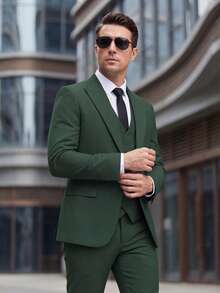 Bộ vest 3 món dáng ôm, màu trơn, gồm áo blazer + áo gile + quần tây, thích hợp cho nam giới dự tiệc cưới, công sở, thường ngày hoặc các dịp trang trọng khác như lễ phục dự tiệc cưới, công sở chú rể, tiệc tùng hay các dịp khác. - Màu xanh lá cây đậm - Xem 3