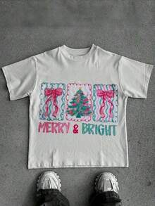 Soft 100% Cotton T-Shirt. Pure 100% Cotton T-Shirt, New Summer Style. Women's Pure White Cotton T-Shirt With A Christmas Tree And Gift Box Print, Cheerful And Bright. Soft And Comfortable, Perfect For Everyday Wear, Outdoor Activities, Travel, And Fitness. Stain-Resistant, Easy To Clean, Fashionable, And Versatile. Ideal Gift For Family And Friends. High-Quality Texture. Machine Washable. A Gift For Family, Siblings, Friends, Parents, Or Teachers. Breathable Cotton T-Shirt, Goes With Everything. - 白色 - 查看 2