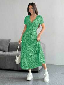 Vestido casual de verano con cuello en V, manga corta y estampado floral diminuto (corte aleatorio) para mujer - Multicolor 6 - Ver 5