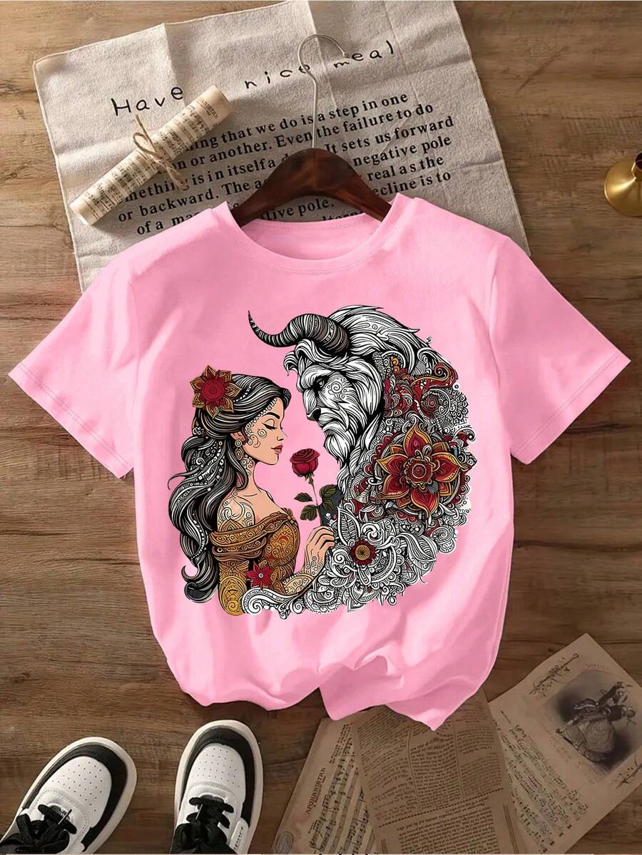 Women's Best-Selling T-Shirt With An Artistic Lion And Rose Print, Short Sleeves, And A Round Neck. Casual, Comfortable, Stylish, And Versatile, Suitable For Spring, Summer, And Autumn. Features An Optimistic Design And Stretchy Fabric. - 羅莎 - 查看 1
