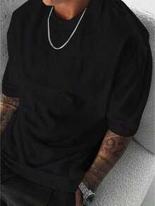1 camiseta de manga corta para hombre de talla grande, adecuada para uso diario, con estampados de cartas de juego y retratos, ligera, ideal para el verano. - Negro - Ver 5
