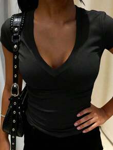 Camiseta casual ajustada de mujer con cuello en V, manga corta y corta - Negro - Ver 2
