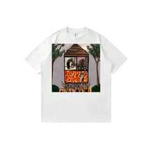 Camiseta unisex de manga corta con estampado de estilo anime surrealista de una casa en llamas en tres paneles. Ropa urbana de verano. - Blanco - Ver 1