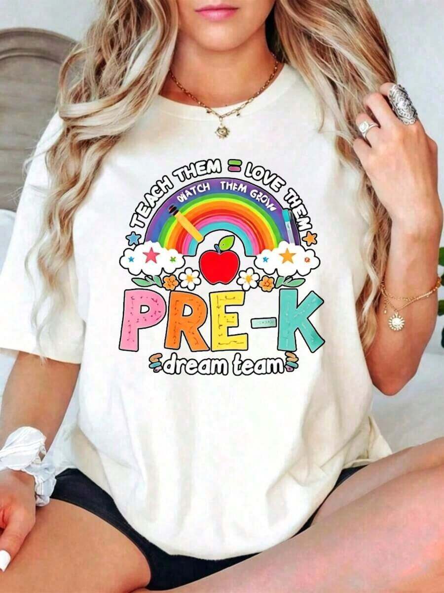 Camiseta Casual, Linda y Colorida para Mujer con Diseño de Arcoíris, Manzanas y Flores para Maestras y Educadoras, Perfecta para la Temporada de Regreso a Clases, Regalo Ideal para Maestras de Preescolar y Amantes de la Educación. - Blanco - Ver 1