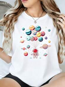 Una camiseta de manga corta para mujer con estilo retro americano, de diseño holgado y estampado (los pantalones son solo sugerencias de estilo). Este artículo sencillo y elegante presenta patrones de texto con temática tropical, siendo un elemento imprescindible para crear un estilo relajado de vacaciones. Es muy adecuado para ocasiones como el Día del Trabajo y el Día de la Independencia de México. La gruesa camiseta multicolor está hecha de 100% algodón con estampados modernos, y es adecuada tanto para hombres como para mujeres. Es un estilo completamente nuevo para primavera/verano/otoño, transpirable y cómodo, sencillo y versátil. - Blanco - Ver 7