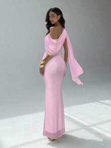 Vestido de mujer de unicolor con hombros asimétricos - Rosa Pálido - Ver 2