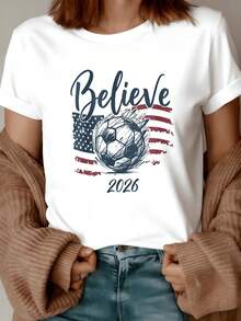 A Flag With Patriotic Colors Behind A Soccer Ball Symbolizes Passion, Hope, And Sporting Unity On The Road To 2026. A Comfortable, Casual Women's T-Shirt For Everyday Wear. - 白色 - 查看 1