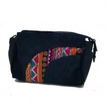 Trousse de toilette Koroshi UNIQUE / UNE COULEUR UNI Dotée d'une fermeture éclair pratique, elle est parfaite pour organiser vos articles essentiels en voyage ou au quotidien. - Noir - Voir 1