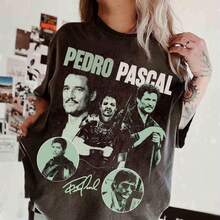 Pedro Pascal Pink Mandalorian Stic Four Vintage T-Shirt, Retro Pedro Pascal Shirt, Pedro Pascal - màu đen - Xem 1