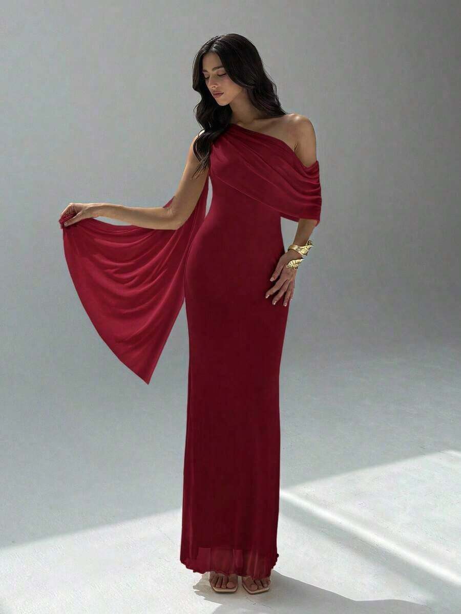 Vestido de mujer de unicolor con hombros asimétricos - Burdeos - Ver 1