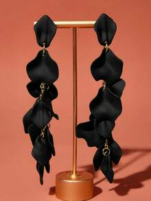 Romantic Geometric Petal Tassel Long Earrings, Casual Versatile Minimalist Mori Style, European And American Popular - Black - View 2