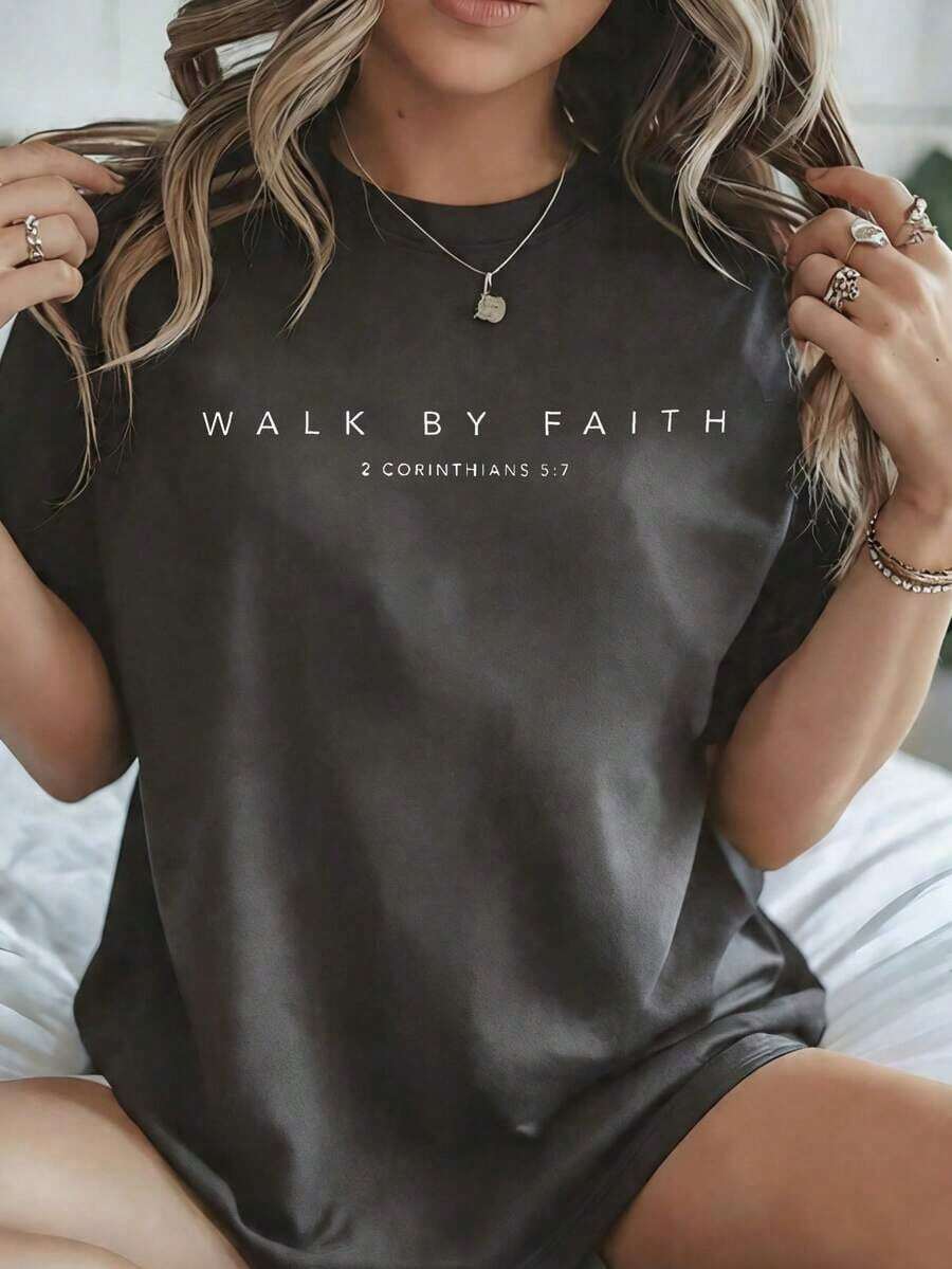 Women's Christian Shirt "Walk By Faith 2 Corinthians 57", 100% Cotton, Loose Fit, Graphic T-Shirt With Bible Verse And Inspirational Message, White, Casual, For Everyday Wear - 深灰色 - 查看 1