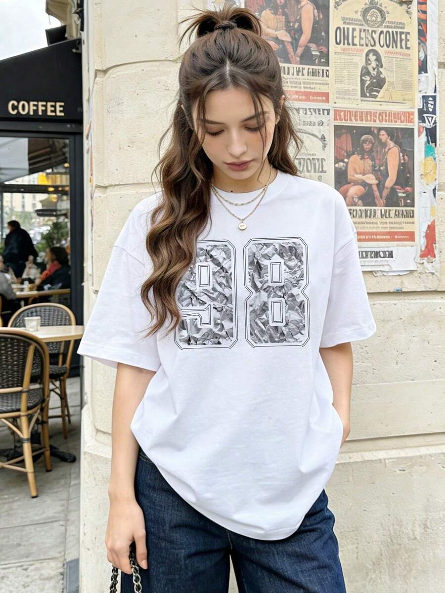 Women's Soft And Casual Short-Sleeved T-Shirt With A Round Neck, Featuring A Crinkled Paper Texture And A Graphic Number Print, Suitable For Everyday Wear. White. - 白色 - 查看 1