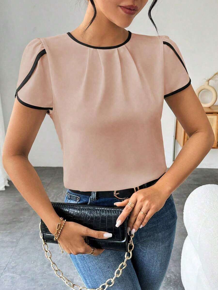 Camisa elegante de manga corta con cuello redondo y bloques de color con borde contrastante, ideal para el verano - Caqui - Ver 1