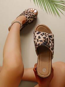 2026 Latest Leopard Print Atmosphere Sandals, Popular Waterproof Platform Women's Slides, College Style Ladies Thick Bottom Open Toe Sandals, Comfortable Increased Height Wedge Heel Outdoor Wear - Leopard Print - View 7