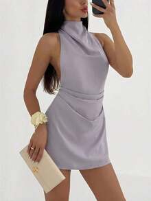 Vestido mini plisado con espalda descubierta y atar para mujer, de estilo minimalista - Gris Claro - Ver 1
