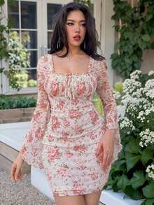 Vestido entallado con busto fruncido con manga acampanada y diseño de impresión floral con lazo al frente - Rosa - Ver 1