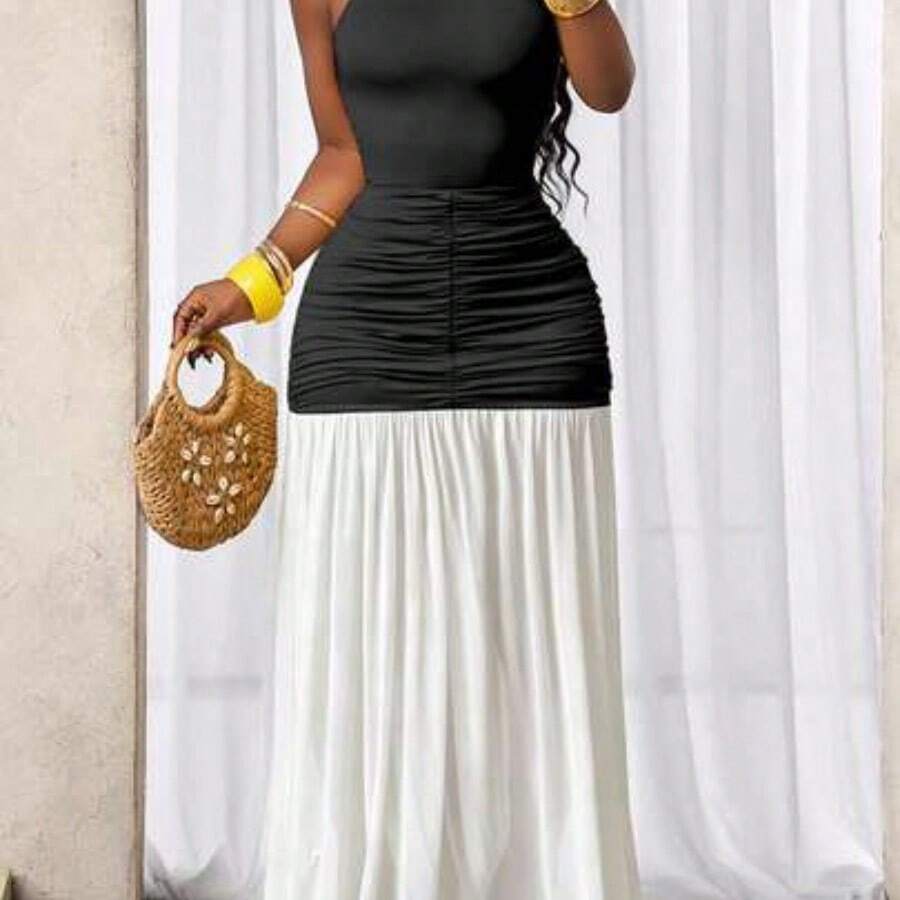 BamGlam Women's Solid Color Pleated Dress With Halter Neck , Beach Vacation Outfits For Women , Vacation Outfits Women , Holiday Outfits For Women , Vacation , Holiday , Summer Holiday Outfits , Holiday Outfits , Vacation Outfits For Women Beach Vacation Outfits For Women , Summer , Summer Clothes , Summer Outfits For Women , Summer Outfits , Summer Outfit For Women - Blanco y Negro - Ver 1