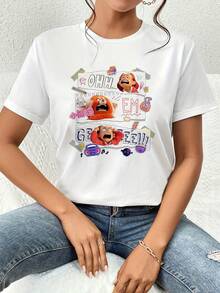 Ilustración divertida con una chica expresiva y un panda rojo mostrando emociones de sorpresa y energía juvenil combinadas con detalles coloridos y elementos de cultura pop moderna camiseta de mujer  cómoda y casual para uso diario - Blanco - Ver 6