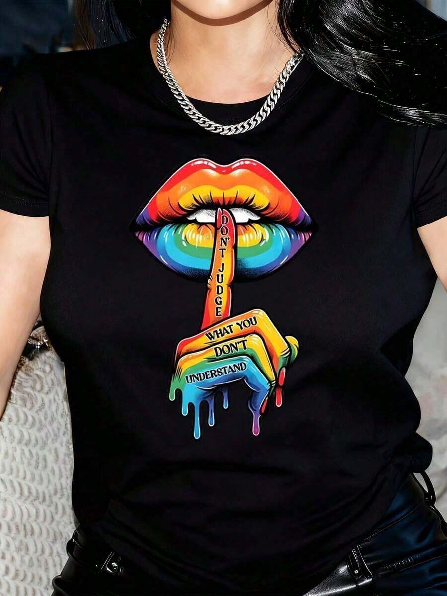 No juzgues lo que no entiendes Camiseta Labios Arcoíris Orgullo LGBTQIA+ Camiseta de Concientización Inclusión Igualdad Camiseta Unisex - Negro - Ver 1