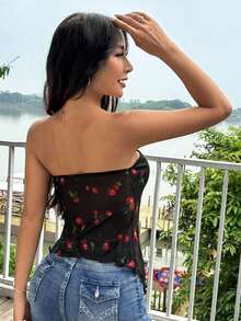Top asimétrico sin tirantes con nudo frontal y estampado de cerezas para el verano - Negro - Ver 2