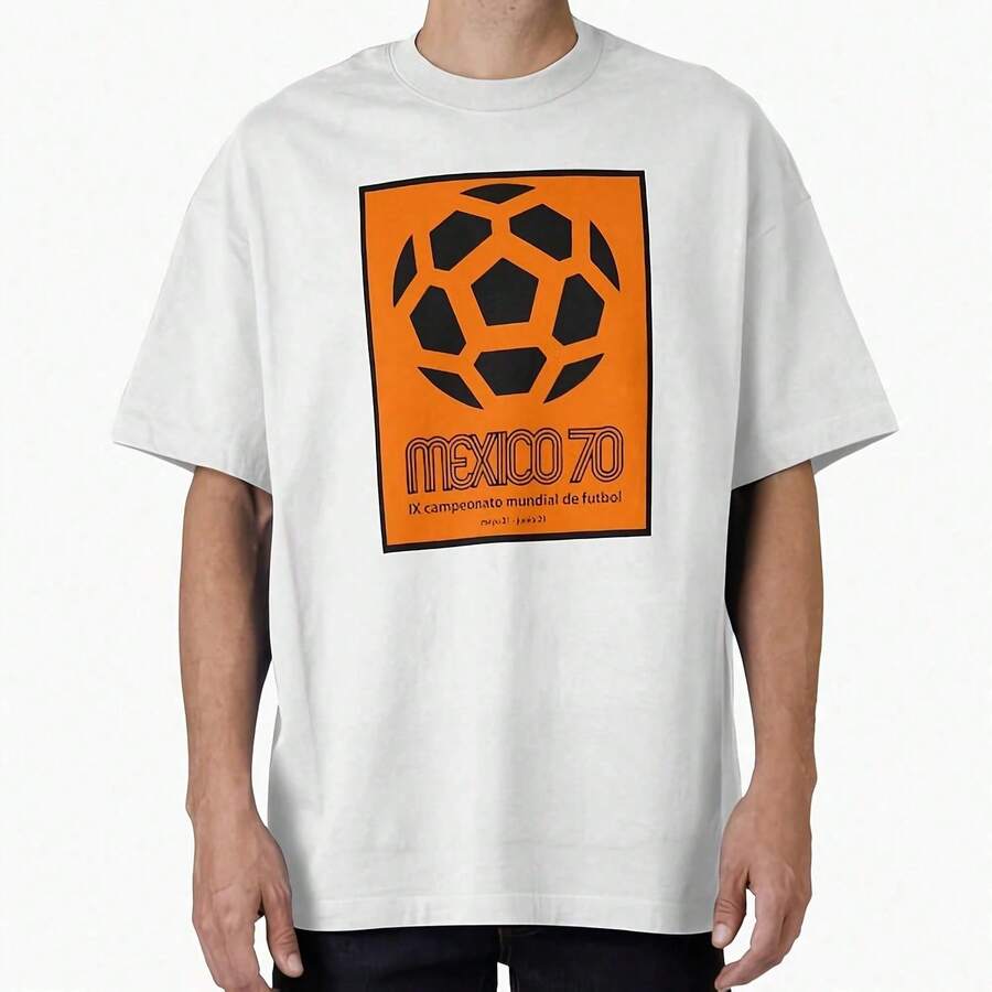 Camiseta extragrande del Mundial de Fútbol de México 70Esta camiseta de algodón puro de 220 gramos combina perfectamente suavidad, durabilidad y estilo deportivo, siendo la opción ideal para los aficionados al fútbol. Con un diseño cómodo y versátil para ambos géneros, se adapta fácilmente a diferentes tallas. Fabricada con algodón de alta calidad, ofrece una sensación suave y cómoda al tacto, además de una excepcional durabilidad. Su excelente transpirabilidad la hace apta para usar en todas las estaciones. Ya sea para ver partidos, practicar deportes o usar en el día a día, esta camiseta versátil se convertirá en un artículo indispensable en tu armario. - Negro - Ver 1