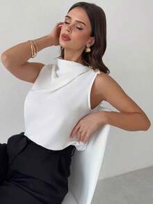 Camisa de oficina blanca sin mangas con cuello plisado asimétrico y botones metálicos, elegante y versátil para el uso diario, primavera/verano - Blanco - Ver 7