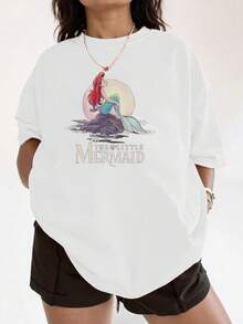 A Red-Haired Mermaid Gazing At The Horizon Under The Moonlight Symbolizes Freedom, Dreams, And A Connection To The Sea. This Women's Casual T-Shirt Is Comfortable And Perfect For Everyday Wear. - 白色 - 查看 6