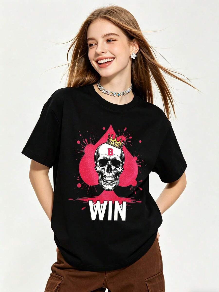 Camiseta de manga corta con cuello redondo suave y casual para mujer de verano| Corona, Oscuro Dulce Fresco, WIN, Salpicadura de Tinta Rosa|Tops para salir, Estilo callejero europeo y americano, Casual deportivo, Estilo unisex, Estilo casual urbano, Tops bonitos, Generación Z, Curvas, Ropa Y2K, Camisetas divertidas, Tops de mujer, Conjuntos de vacaciones para mujer, Top lindo, Camiseta gráfica, Conjuntos de primavera, Camisetas holgadas, Ropa urbana retro, Estilo de los 90, Estilo de los 2000, Subcultura, Top negro, Tops blancos, Conjunto de fiesta de los 90. - Negro - Ver 1