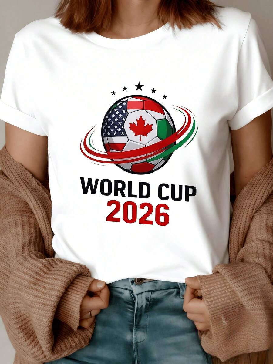 A Ball Surrounded By Red, Green, And White Curves With The Flags Of The United States, Canada, And Mexico Symbolizing Unity And Passion For Soccer. A Comfortable And Modern Casual Women's T-Shirt For Fans Of The 2026 Tournament. - 白色 - 查看 1