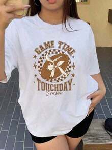 ComfortableCamiseta con la bandera de México para mujer, talla grande, camiseta gráfica americana de gran tamaño para mujer - Estampado Touchday Game Time & Touchdown, top casual de manga corta con cuello redondo y diseño de cordones, ropa cómoda para todas las estaciones y eventos casuales - Lavable, moda de primavera y verano, corte relajado, estampado digital, patrón a cuadros, ropa de mujer Brown & Golden Spirit, conjuntos para el día del juego, camisetas de talla grande para mujer, disfraz de Halloween para mujer de talla grande, ropa de mujer de talla grande, camiseta de algodón puro de alta calidad con estampado minimalista, tela suave y transpirable, cómoda y holgada, adecuada para usar todo el día, adecuada para ropa casual de oficina. Camiseta Holgada y Versátil de Manga Corta para Mujer - Blanco - Ver 6