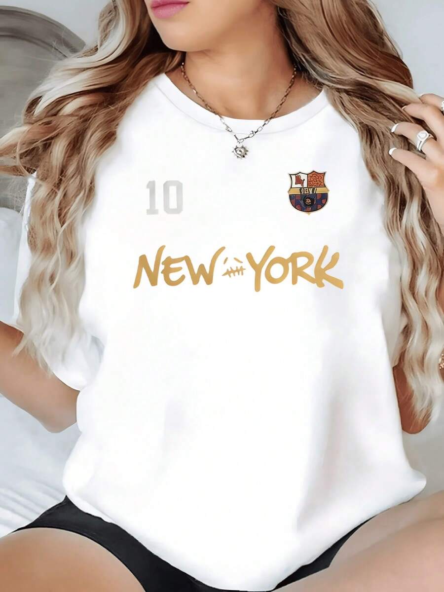 Urban Text With A Number And Classic Emblem Reflecting Modern Energy, Sporting Passion, And A Connection To New York City. A Comfortable, Casual Women's T-Shirt For Everyday Wear, Attractive And Versatile. - 白色 - 查看 1