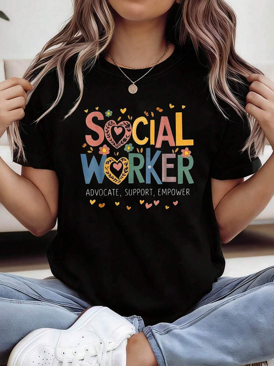 Plus Size Casual T-Shirt - A Colorful Graphic Tee With Lettering For Women Featuring The Slogan 'SOCIAL WORKER', Perfect For Social Work Environments, Charity Events, And Professional Promotions. 100% Cotton. Durable. - 黑色 - 查看 1